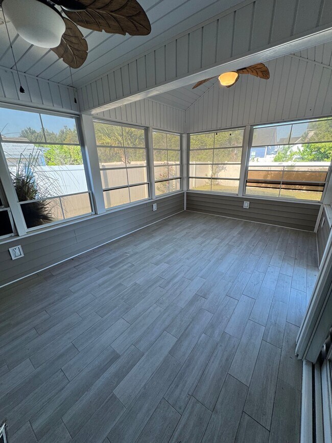 Foto del edificio - 661 Old Castle Loop