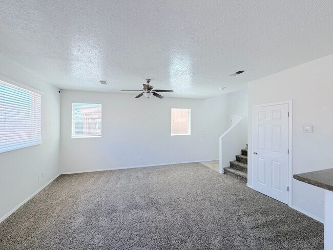 Foto del edificio - 8323 Groundsel Rd NW