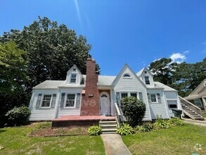 Building Photo - 3811 Chatham Cir