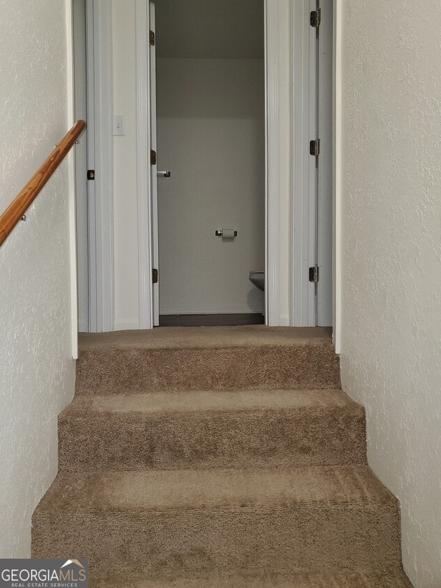 Building Photo - 207 Cypress Dr