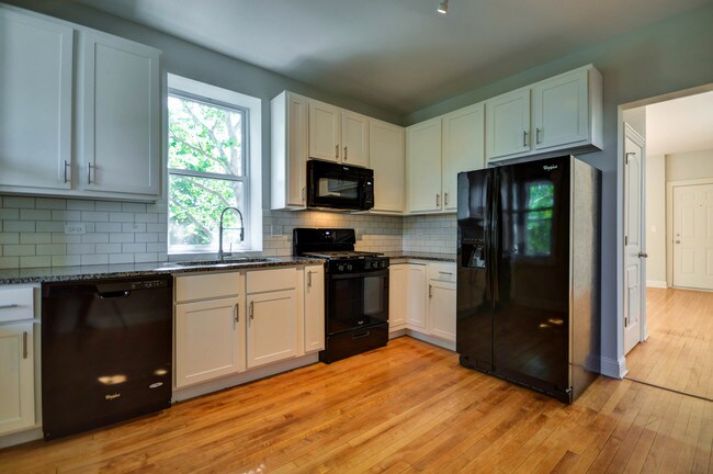 3734 W. Diversey | Unit 3R Kitchen - 3734 W. Diversey Ave.