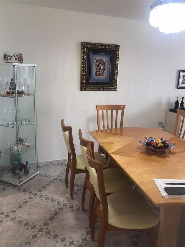 Building Photo - 2101 S Ocean Dr