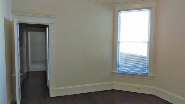 Building Photo - 2927 Sacramento St