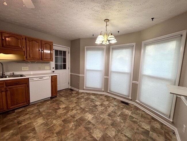 Building Photo - 1547 Londonderry Pl