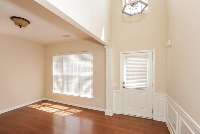 Foto del edificio - 10910 Claude Freeman Dr