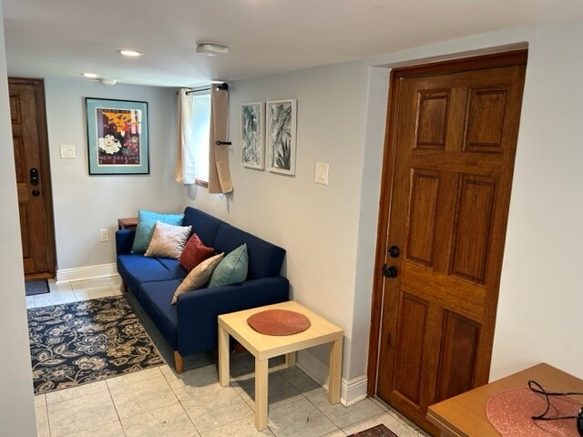 Entry Way / Den - 1107 General Pershing St