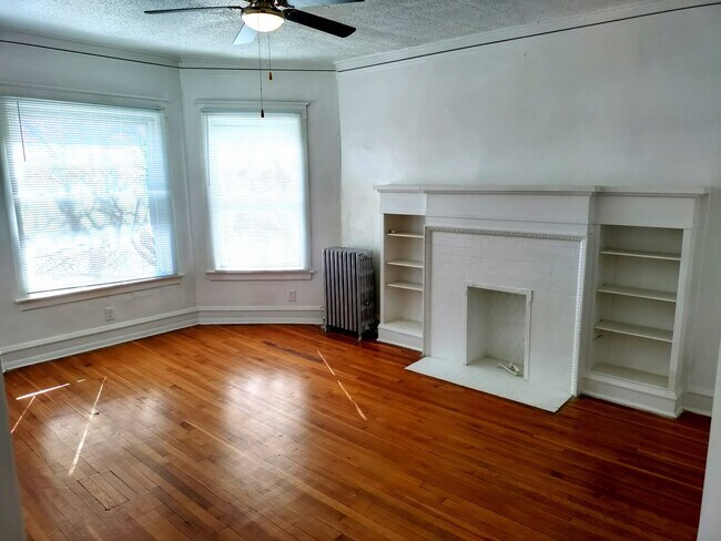 Foto del edificio - 6150 S Rhodes Ave