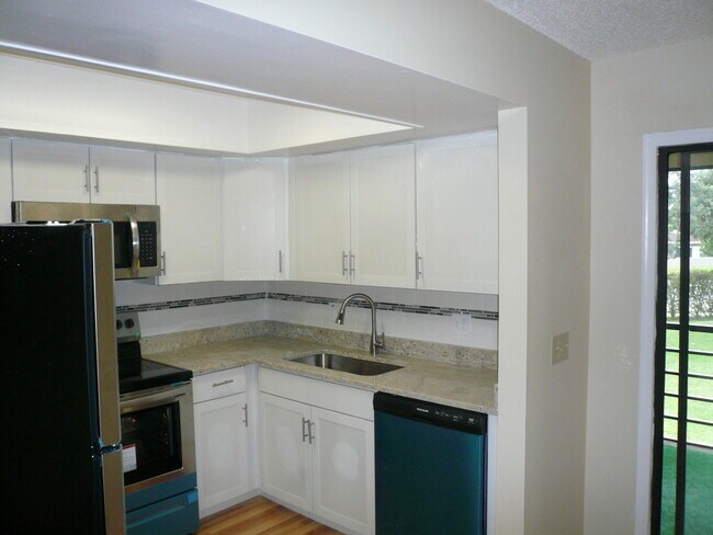 Foto del edificio - 4708 Oak Terrace Dr