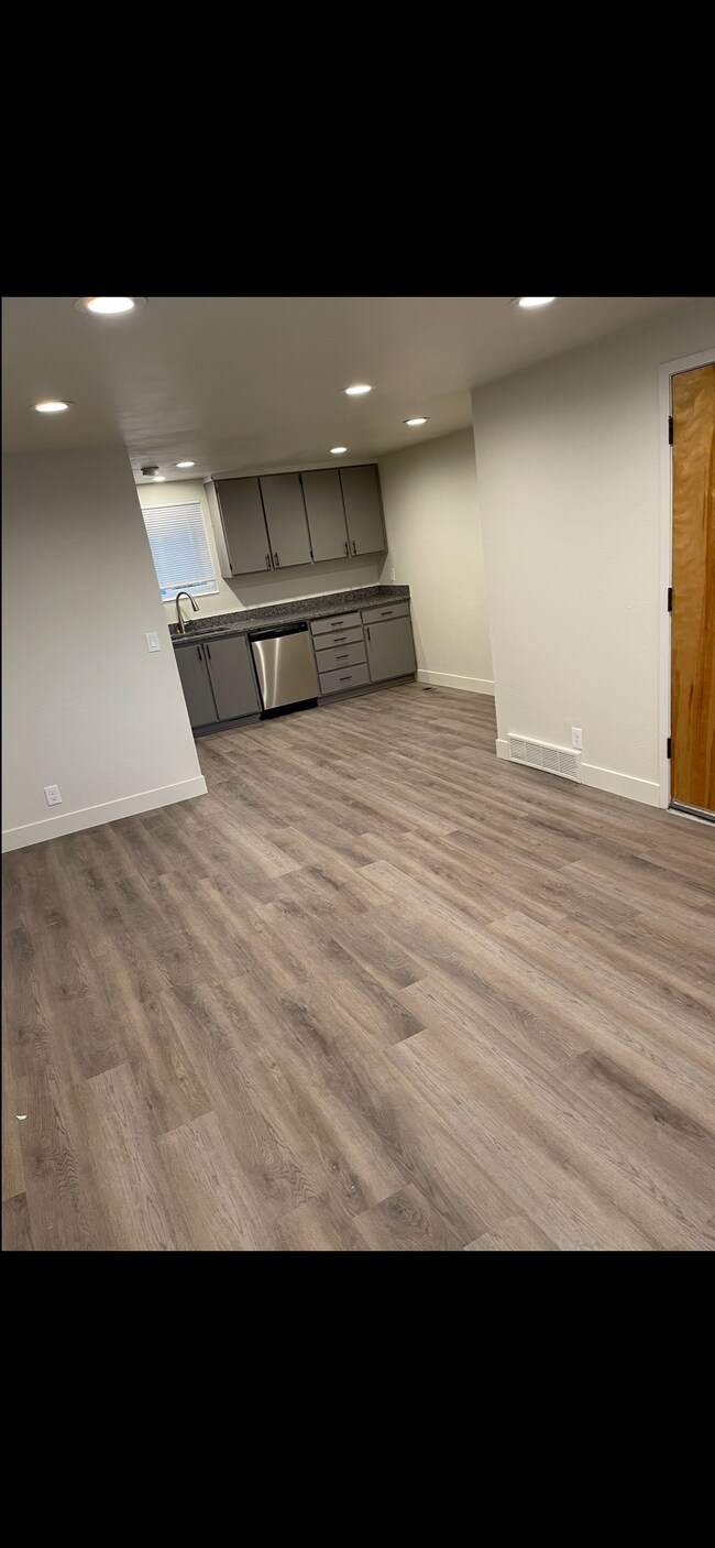 Building Photo - 1592 S 500 E