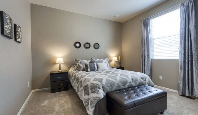 Foto del edificio - 921 Charlton Dr