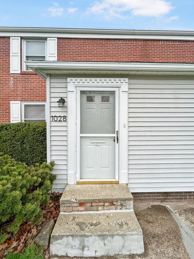 Photo - 1026 and 1028 Fleming Street