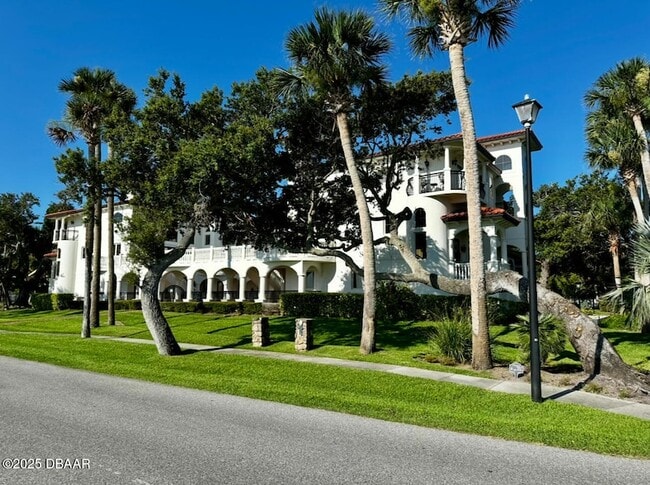 Building Photo - 5090 Riverside Dr