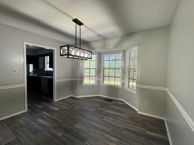 Foto del edificio - 4 Bedroom 2.5 Spacious House In Fianna Hills