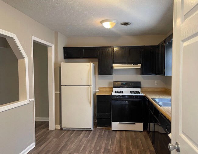 Foto del edificio - Affordable 2 Bedroom, 2.5 Bath in Prime St...