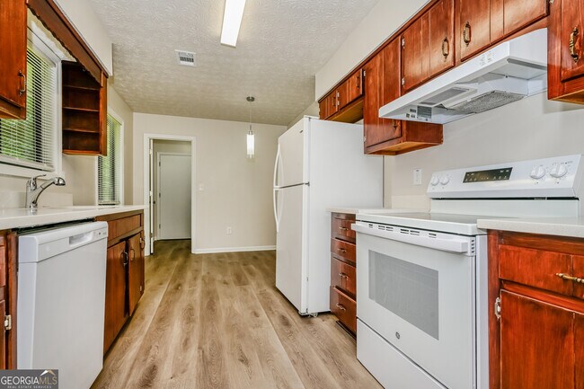 Foto del edificio - 2140 Teri Ln SE