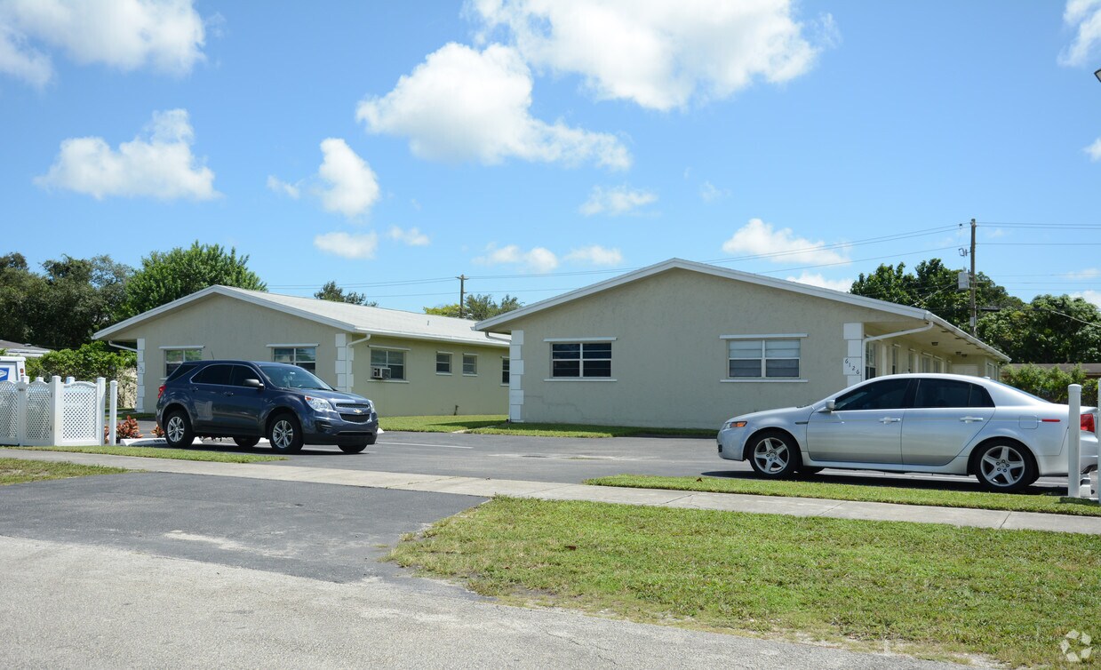 Foto del edificio - 6122-6138 Cleveland St