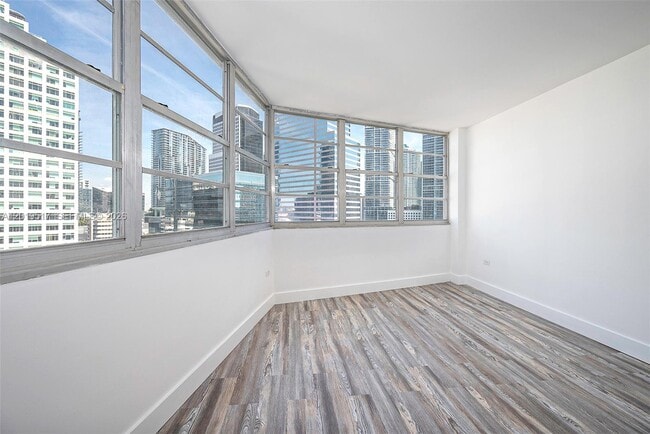 Building Photo - 801 Brickell Bay Dr