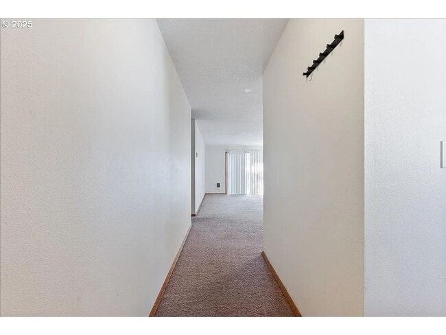 Foto del edificio - Lovely Gresham Duplex; Great Location!