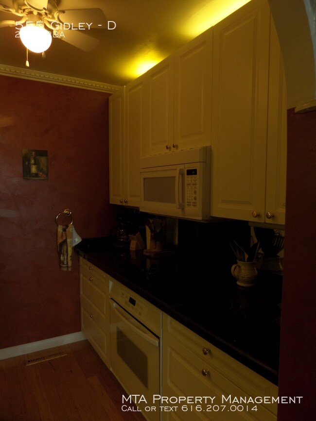 Building Photo - 555 Gidley Ave