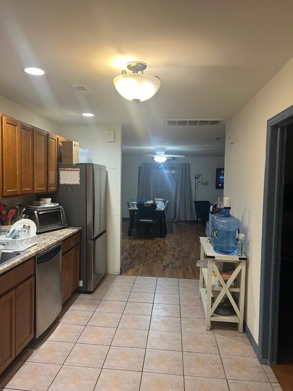 Foto del edificio - 5106 Columbia Ave