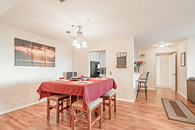 Building Photo - 5985 Dandridge Ln