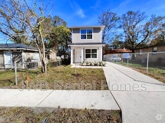 Building Photo - 869 Line St