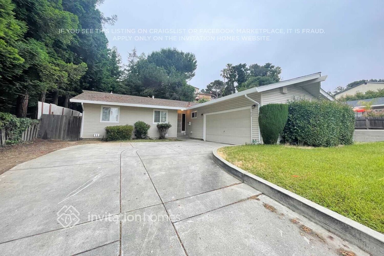 Foto principal - 217 Locust Dr