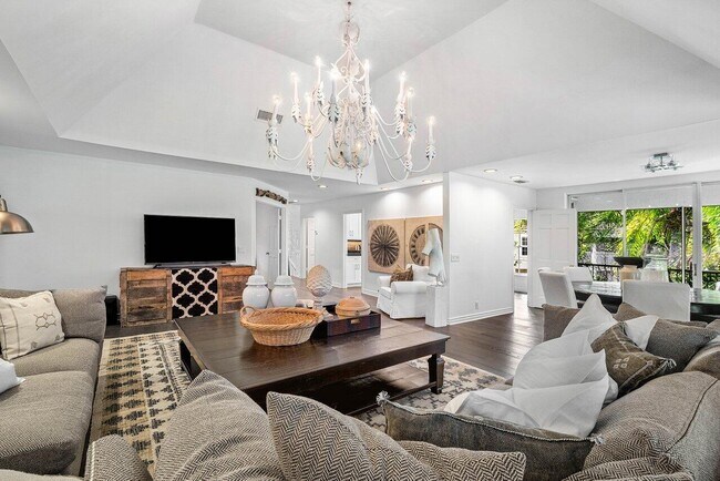 Foto del edificio - 11823 Pebblewood Dr