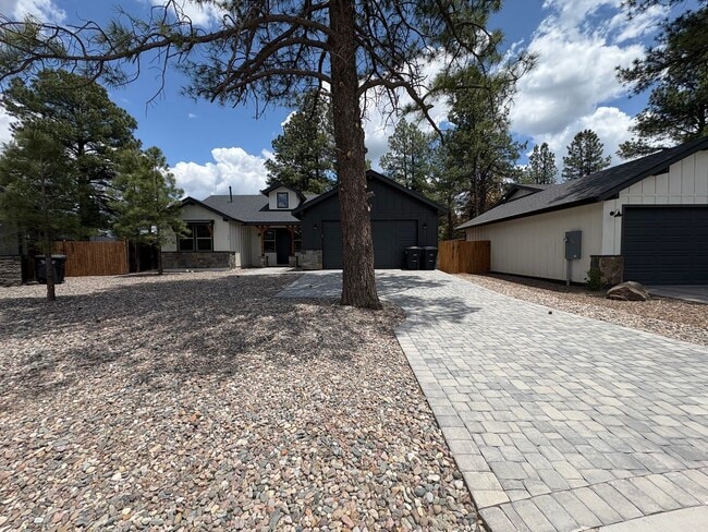 Building Photo - Spacious Williams Rental