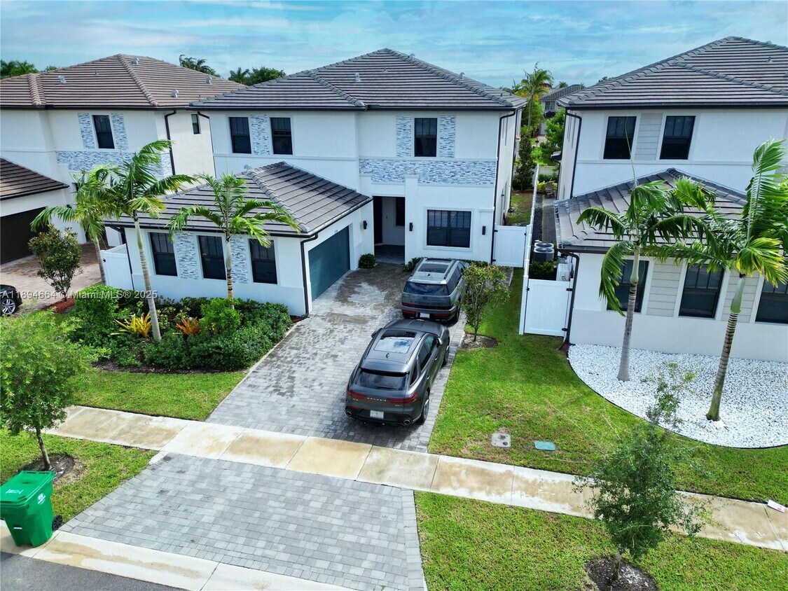 Foto principal - 17394 SW 46th St