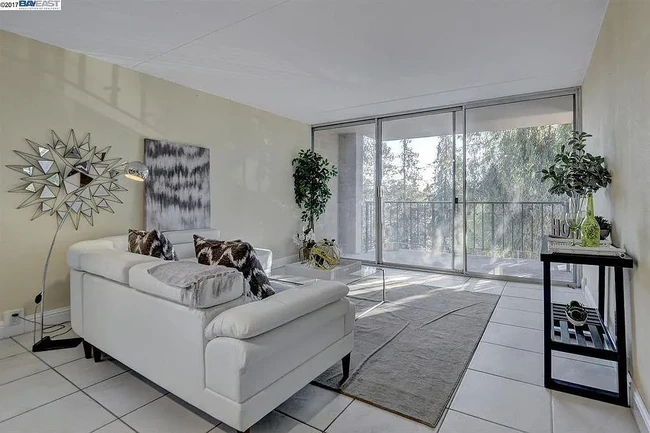 Foto del edificio - 3909 Stevenson Blvd