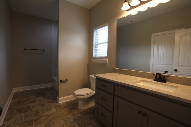Building Photo - 4bed/3.5 bath for August 2024!