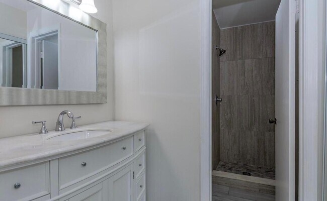 Building Photo - 12354 Alt A1a