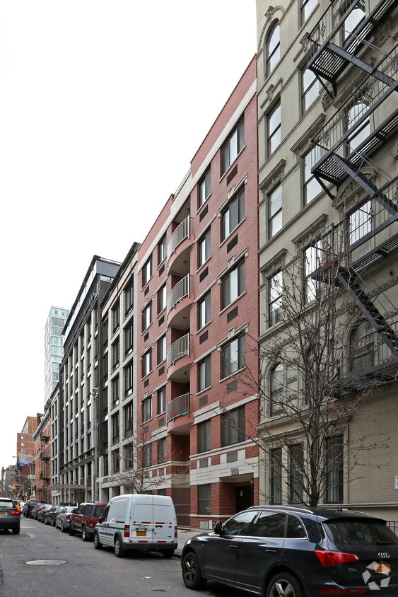Building Photo - 229 E 13th St