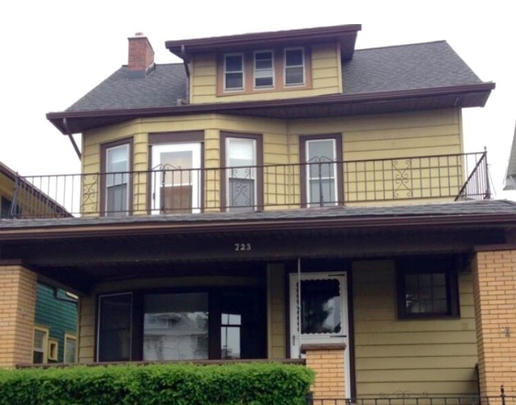Primary Photo - 723 Amherst St