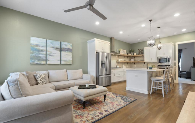 Kitchen & living - 4777 Asher Pl
