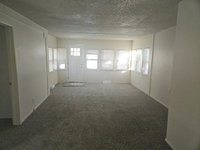 Building Photo - 1852 Beechmont St