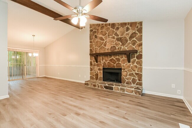 Building Photo - 427 Ridgetop Dr NW