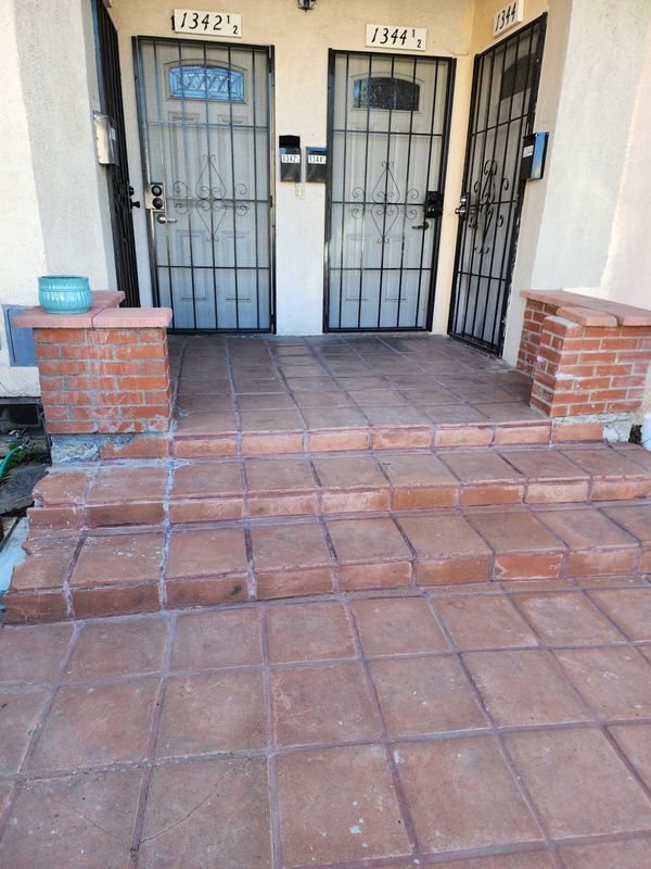 Foto del edificio - 1344 Bronson Ave