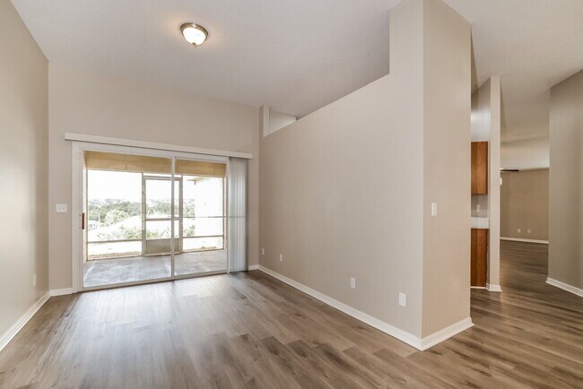 Foto del edificio - 803 Shore Breeze Way