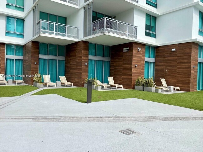 Foto del edificio - 350 S Miami Ave