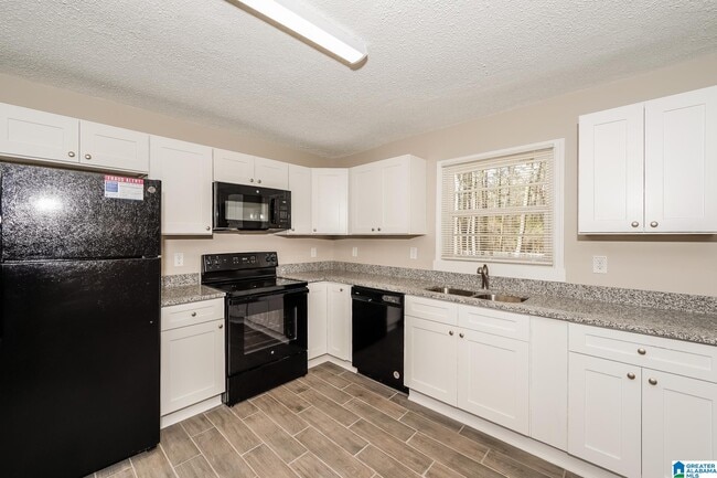 Foto del edificio - 332 Tupelo Rd