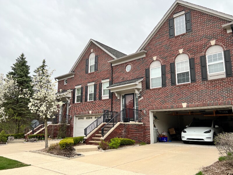 761 Sandalwood Dr, Troy, MI 48085 Townhome Rentals in Troy MI