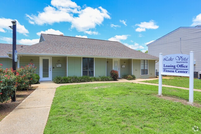 Leasing Office - Lake Vista