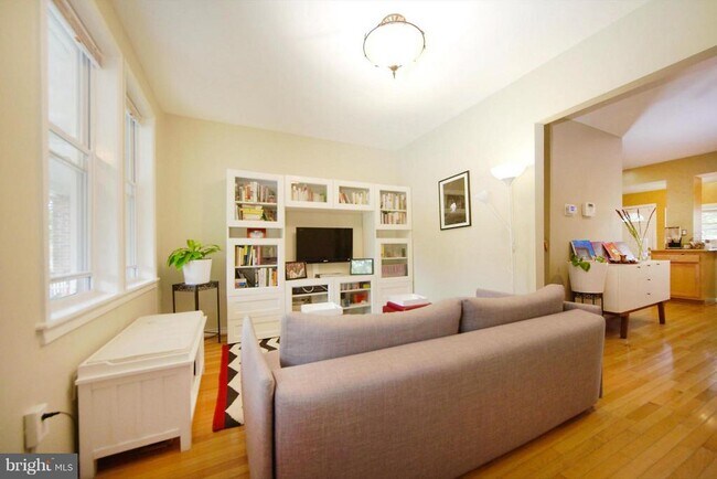 Foto del edificio - 2309 3rd St NE