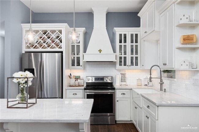 Foto del edificio - 13 Kingsborough Ave