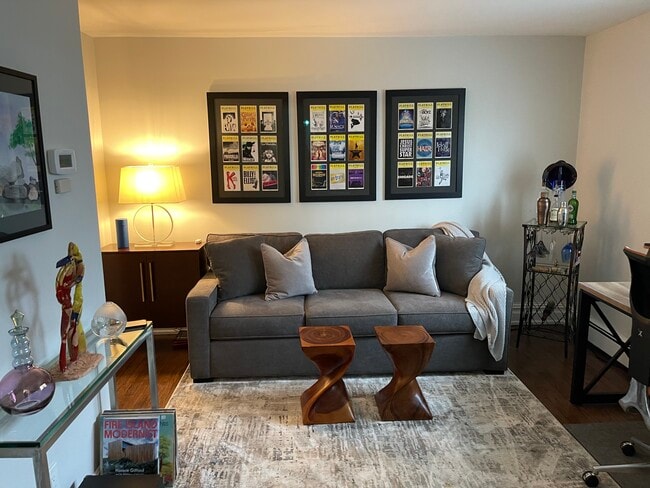 Living Room - 54 Henry St