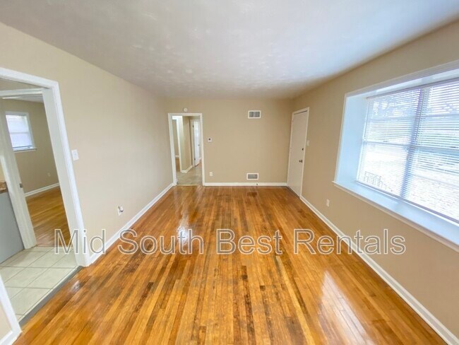 Foto del edificio - 3890 Bishops Bridge Rd