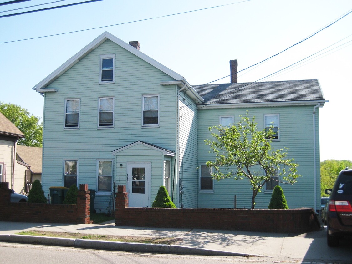 Primary Photo - 216 Lenox St