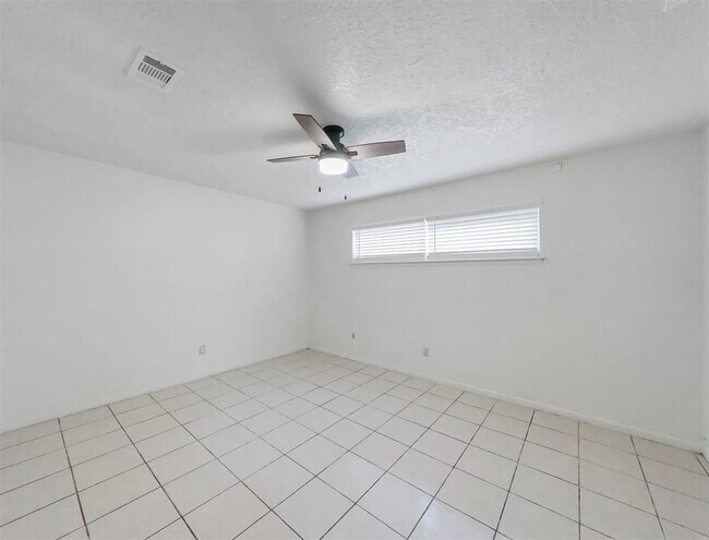 Building Photo - 6127 Sanford Rd